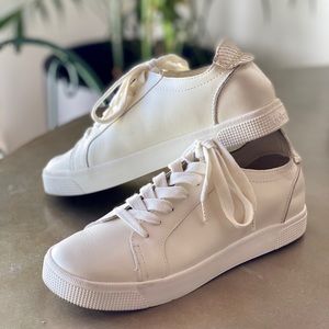 infant ozweego trainers